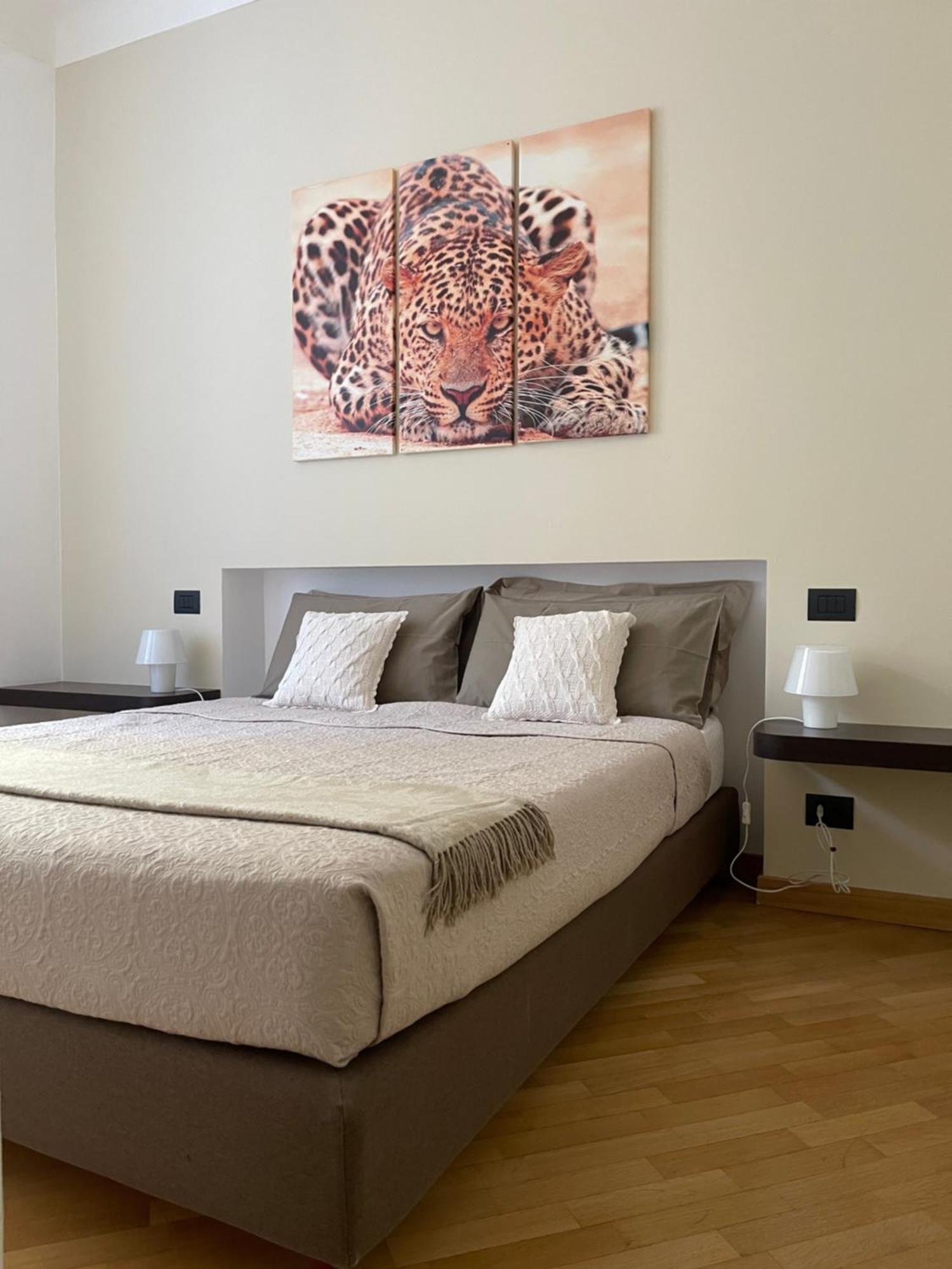 Charming Como - Apartment Downtown In The Pedestrian Area With 2 Double Bedrooms And 2 Complete Bathrooms A Spacious Living Room And Full Equipped Kitchen ภายนอก รูปภาพ