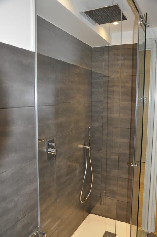 Charming Como - Apartment Downtown In The Pedestrian Area With 2 Double Bedrooms And 2 Complete Bathrooms A Spacious Living Room And Full Equipped Kitchen ภายนอก รูปภาพ
